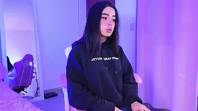 Emily-14 online show from 02/14/25, 06:56