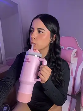 Emily-14 online show from 04/07/26, 05:09