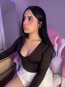 Emily-14 online show from 03/29/26, 06:04