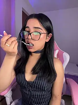 Emily-14 online show from 02/13/26, 04:45