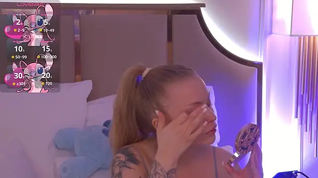 DorisHell online show from 11/14/25, 03:10