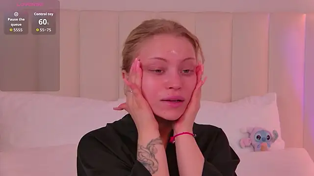 DorisHell online show from 10/11/25, 02:56