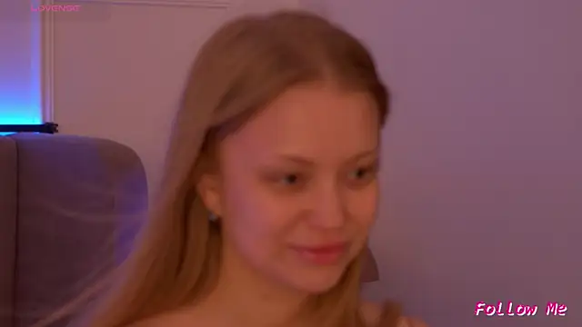 DorisHell online show from 12/17/25, 12:15