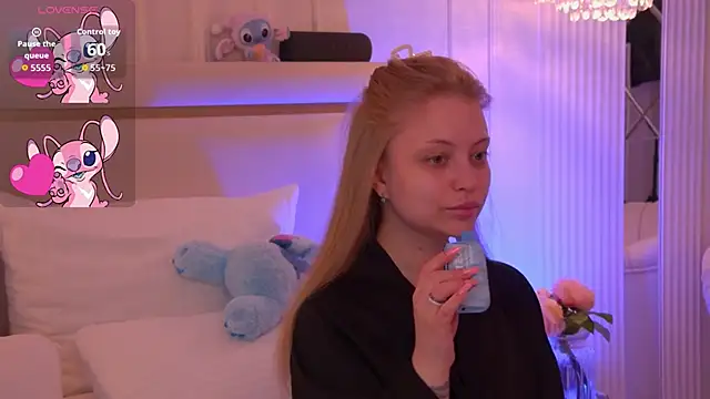 DorisHell online show from 12/02/25, 12:11