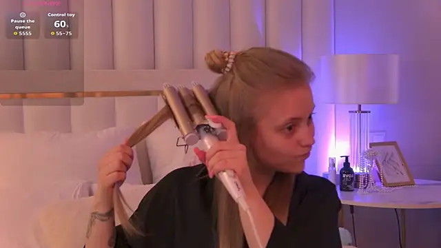 DorisHell online show from 09/30/25, 03:01