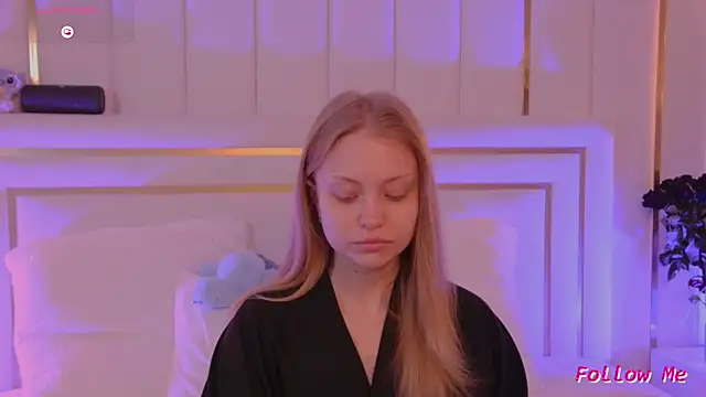 DorisHell online show from 12/19/25, 06:10