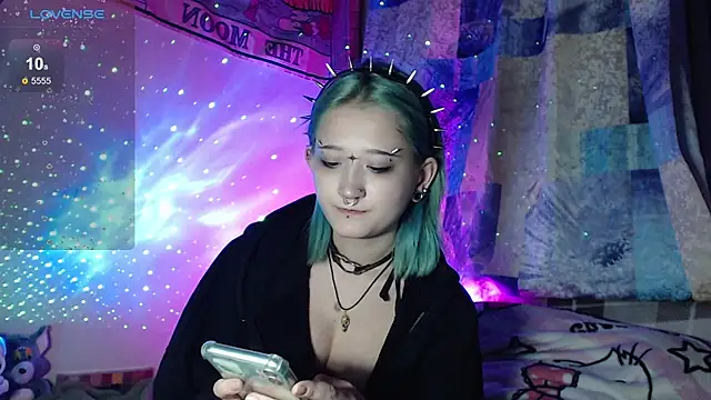 Snapshot of Milten-Trish chatting on 10/01/25, 06:34 Milten-Trish online show from 10/01/25, 06:34