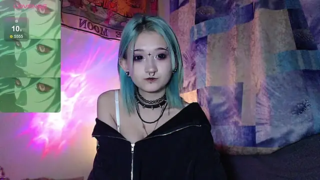 Snapshot of Milten-Trish chatting on 10/19/25, 11:51 Milten-Trish online show from 10/19/25, 11:51