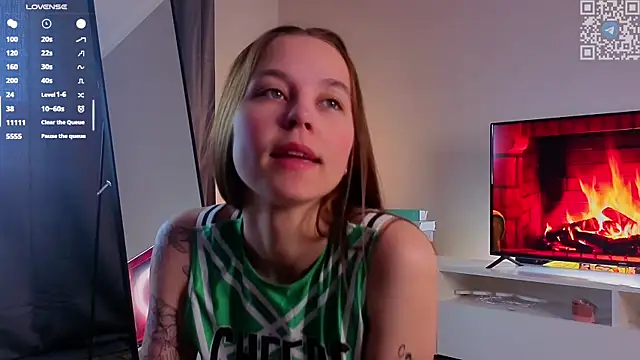 FalineDowlen online show from 12/02/25, 02:45