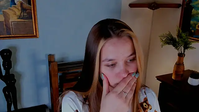 Snapshot of FalineDowlen chatting on 02/17/25, 04:20 FalineDowlen online show from 02/17/25, 04:20