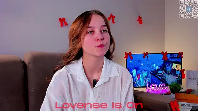 Snapshot of FalineDowlen chatting on 02/14/26, 02:34 FalineDowlen online show from 02/14/26, 02:34