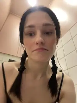 Mia Mia M online show from 05/15/26, 02:26