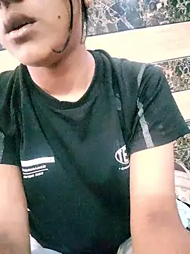 Snapshot of Babby_girl08 chatting on 10/11/25, 09:32 Babby girl08 online show from 10/11/25, 09:32