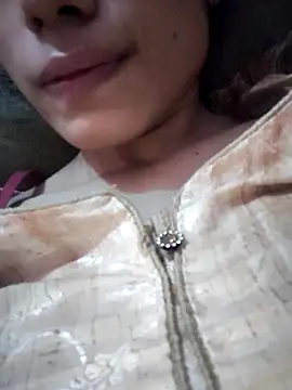 Snapshot of Babby_girl08 chatting on 10/27/25, 06:03 Babby girl08 online show from 10/27/25, 06:03