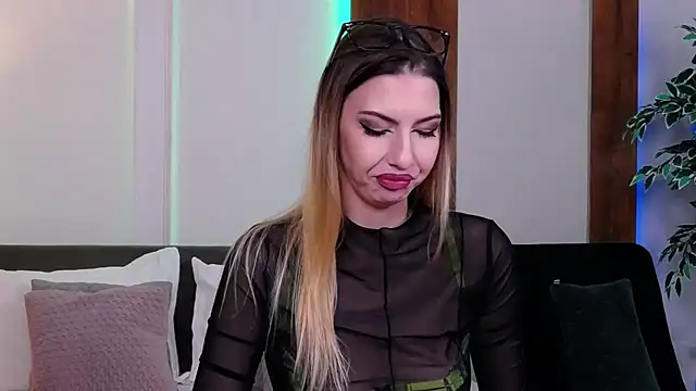 SkylerSpark online show from 09/25/25, 06:58