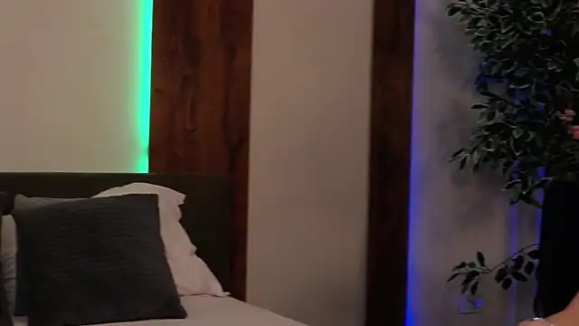 SkylerSpark online show from 04/06/26, 07:59