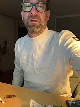 Snapshot of Sash_Ge chatting on 01/17/26, 10:46 Sash Ge online show from 01/17/26, 10:46