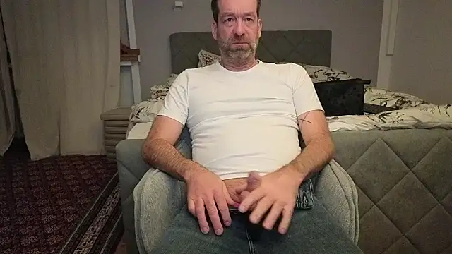 Snapshot of Sash_Ge chatting on 02/14/26, 10:21 Sash Ge online show from 02/14/26, 10:21