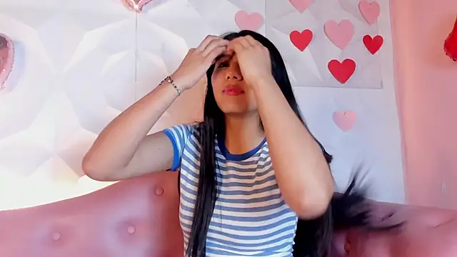 Snapshot of CarlaAlvez chatting on 02/21/25, 08:49 CarlaAlvez online show from 02/21/25, 08:49