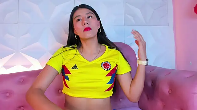 Snapshot of CarlaAlvez chatting on 03/20/25, 07:46 CarlaAlvez online show from 03/20/25, 07:46