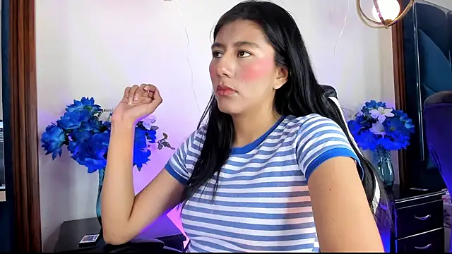 Snapshot of CarlaAlvez chatting on 12/16/25, 03:38 CarlaAlvez online show from 12/16/25, 03:38