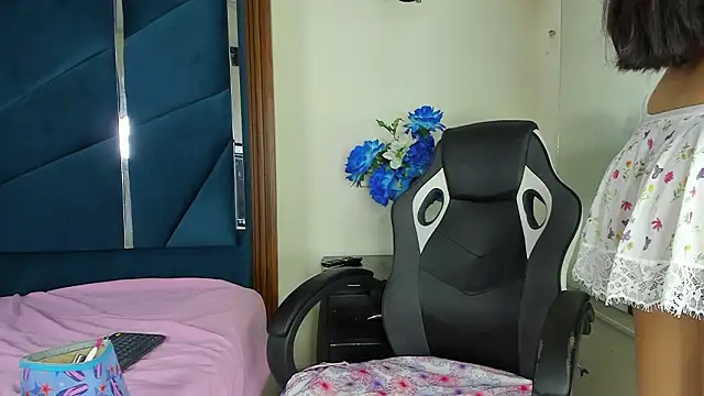 CarlaAlvez online show from 02/23/26, 06:52