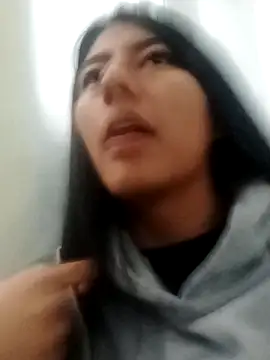 Snapshot of CarlaAlvez chatting on 10/20/25, 11:16 CarlaAlvez online show from 10/20/25, 11:16