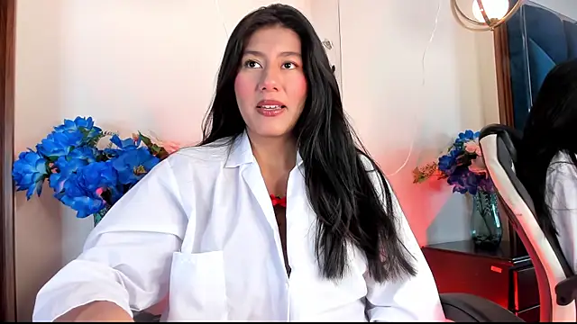 Snapshot of CarlaAlvez chatting on 12/15/25, 01:50 CarlaAlvez online show from 12/15/25, 01:50