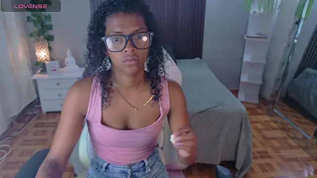 Snapshot of cloe_cooper_ chatting on 09/27/25, 02:50 cloe cooper online show from 09/27/25, 02:50