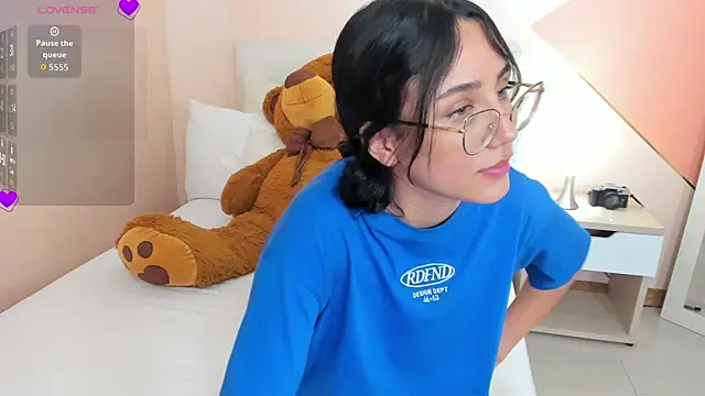 Snapshot of jaade_evergreen chatting on 11/10/25, 06:13 jaade evergreen online show from 11/10/25, 06:13