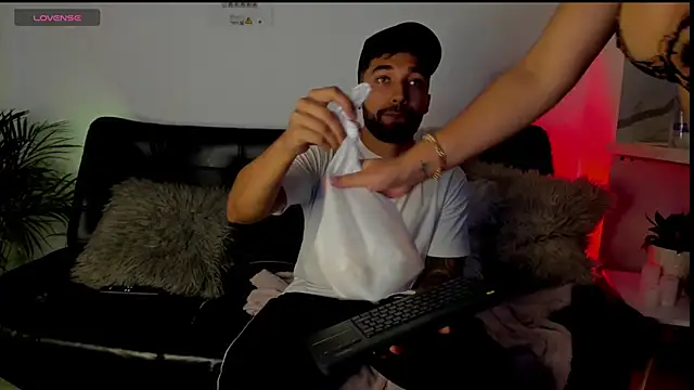 Sweet and caramel online show from 03/02/25, 07:30