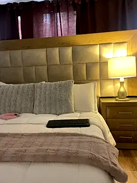 Sweet and caramel online show from 12/04/25, 03:00