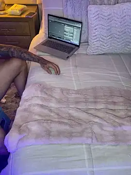 Sweet and caramel online show from 10/31/25, 12:18