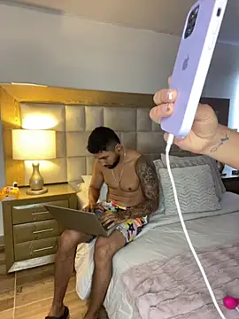 Sweet and caramel online show from 10/17/25, 12:51