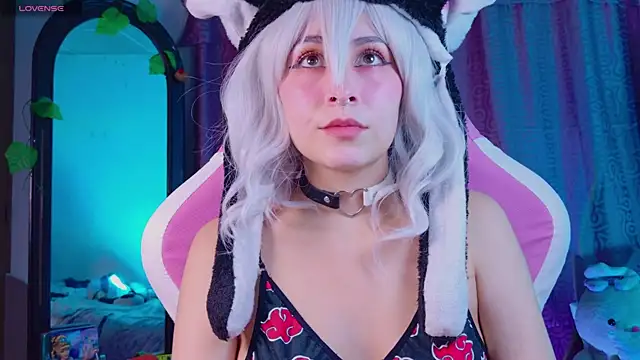 Snapshot of Lenneval1 chatting on 11/14/25, 03:10 Lenneval1 online show from 11/14/25, 03:10