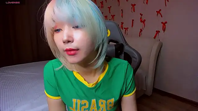 Milla Aheo online show from 04/10/26, 01:07