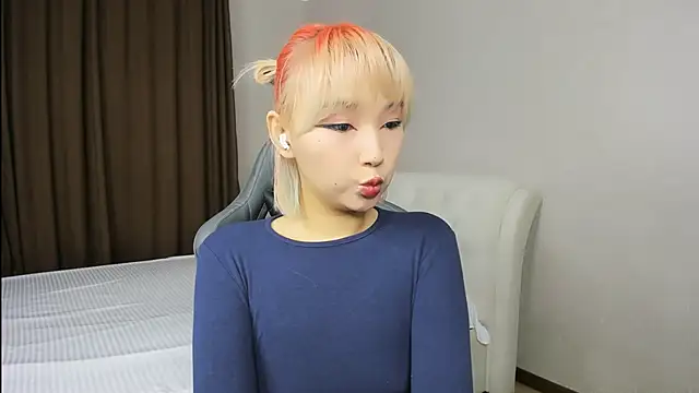 Milla Aheo online show from 11/29/25, 01:00