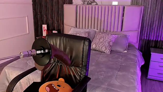 Lillyortiz online show from 11/14/25, 08:45