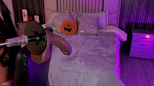 Lillyortiz online show from 12/15/25, 08:03