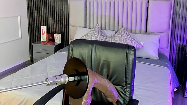 Lillyortiz online show from 11/24/25, 08:09