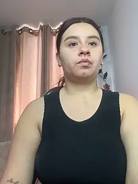 Snapshot of SaraBraun_ chatting on 11/19/25, 05:13 SaraBraun online show from 11/19/25, 05:13