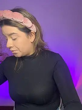 SaraBraun  online show from 07/18/26, 07:44