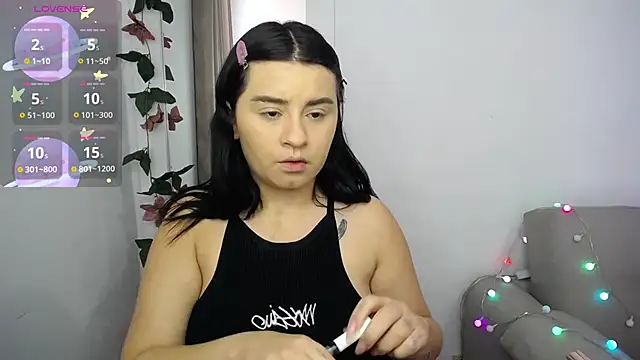 Snapshot of SaraBraun_ chatting on 02/19/25, 07:37 SaraBraun online show from 02/19/25, 07:37