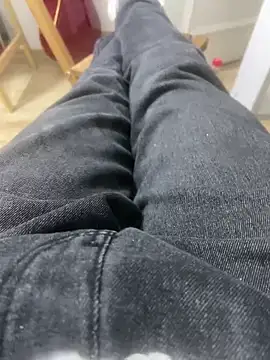 karkerkor online show from 12/17/25, 08:14