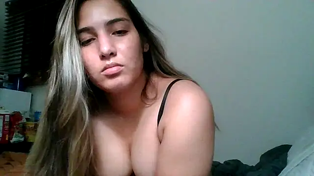 Snapshot of naughtynadia0502 chatting on 04/08/26, 04:47 naughtynadia0502 online show from 04/08/26, 04:47