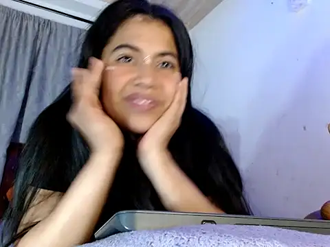 Snapshot of brihanna_lena chatting on 10/17/25, 08:17 brihanna lena online show from 10/17/25, 08:17
