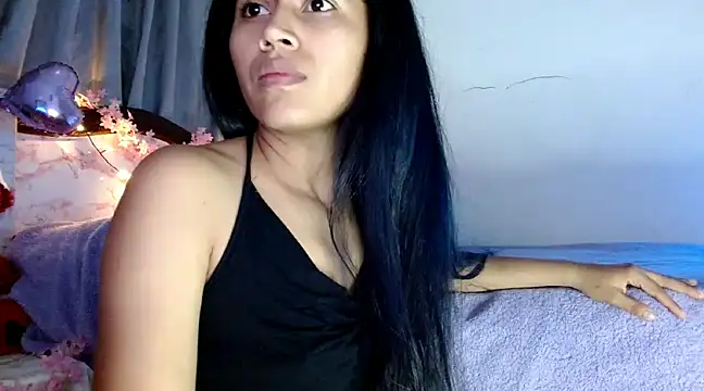 Snapshot of brihanna_lena chatting on 12/19/24, 05:29 brihanna lena online show from 12/19/24, 05:29