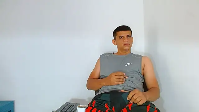 Snapshot of boss_of_cash chatting on 06/26/26, 12:44 boss of cash online show from 06/26/26, 12:44