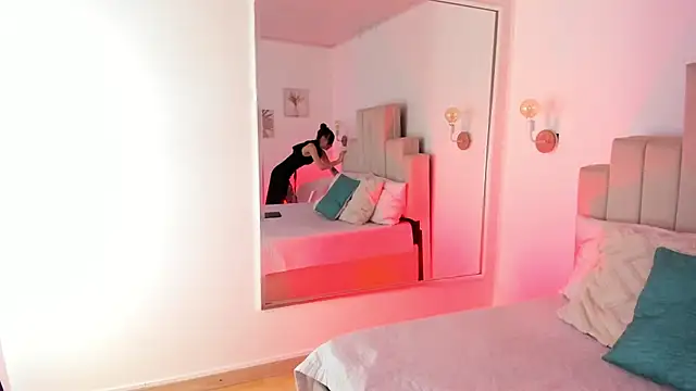 Michell Wallker online show from 12/20/25, 04:21