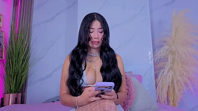 Chlooee   online show from 04/08/26, 01:51